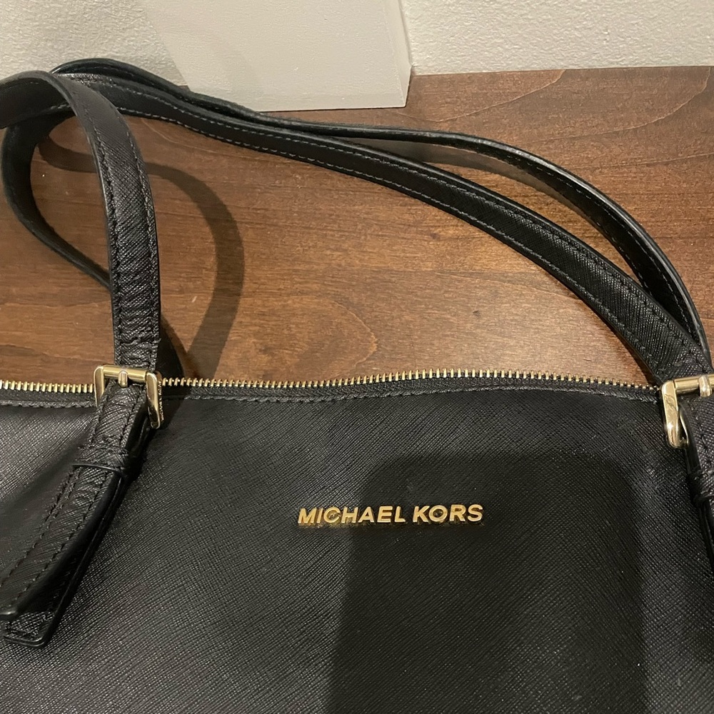 Black Michael Kors shoulder bag